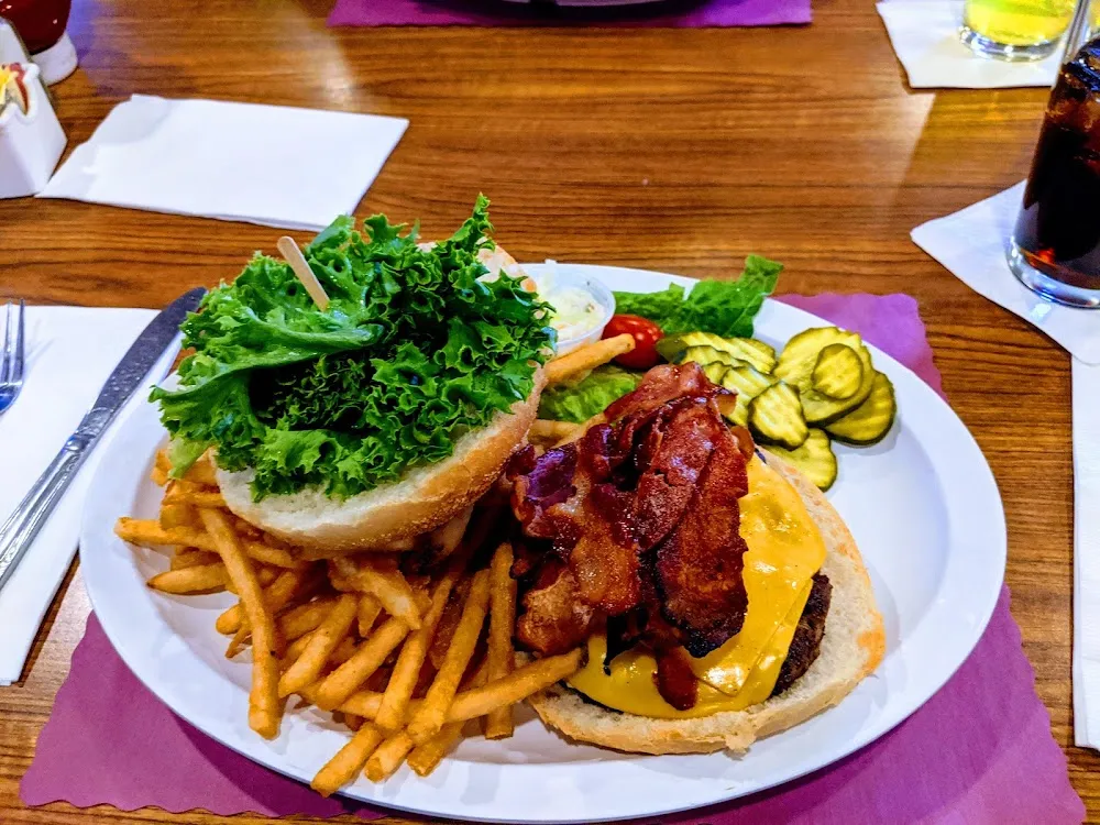 Bacon Cheese Burger with Lettuce