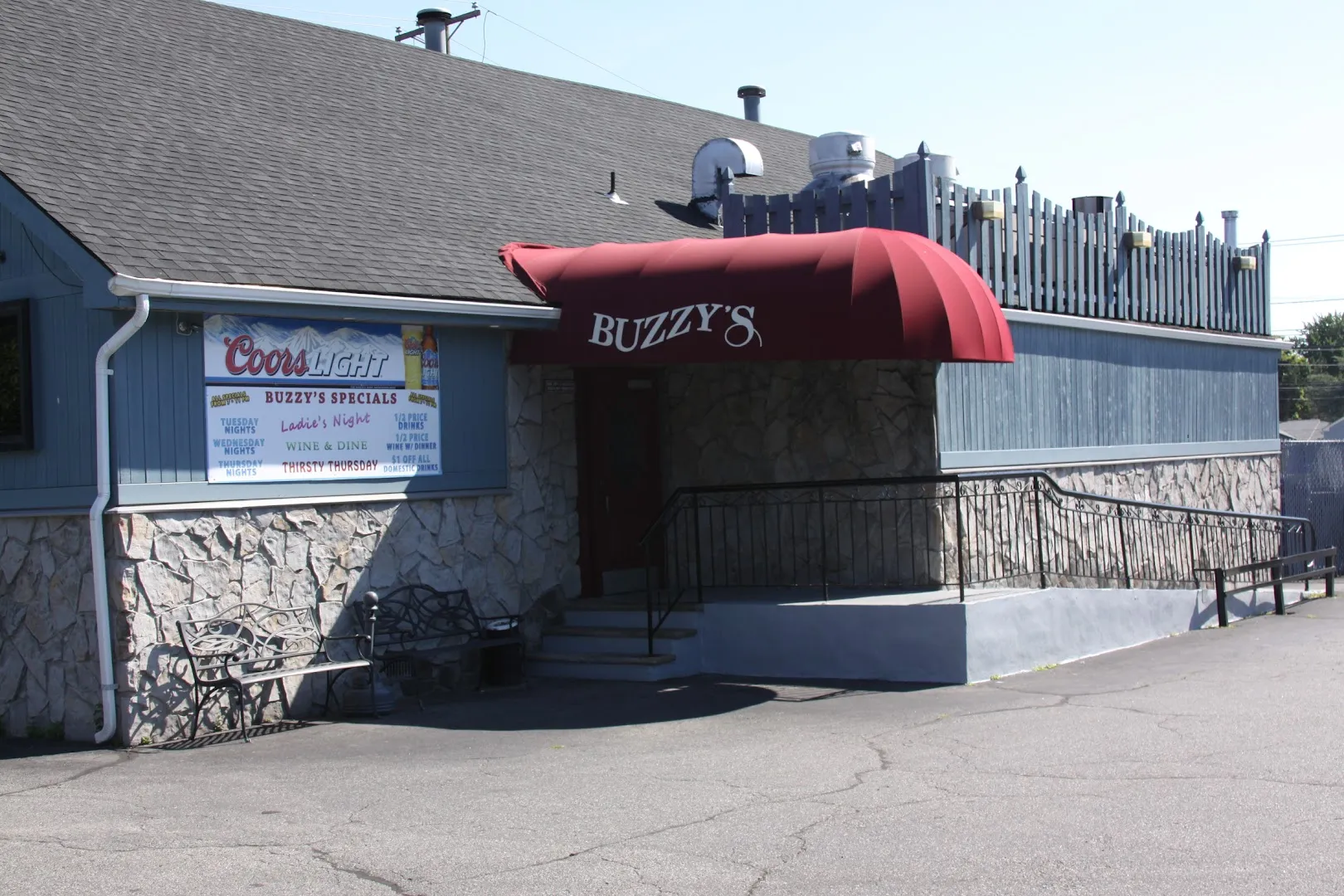 Buzzy's Food & Spirits